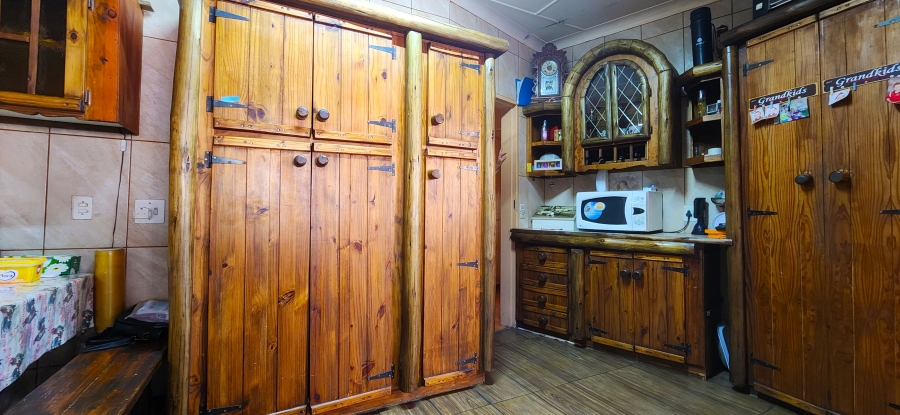 8 Bedroom Property for Sale in Baillie Park North West